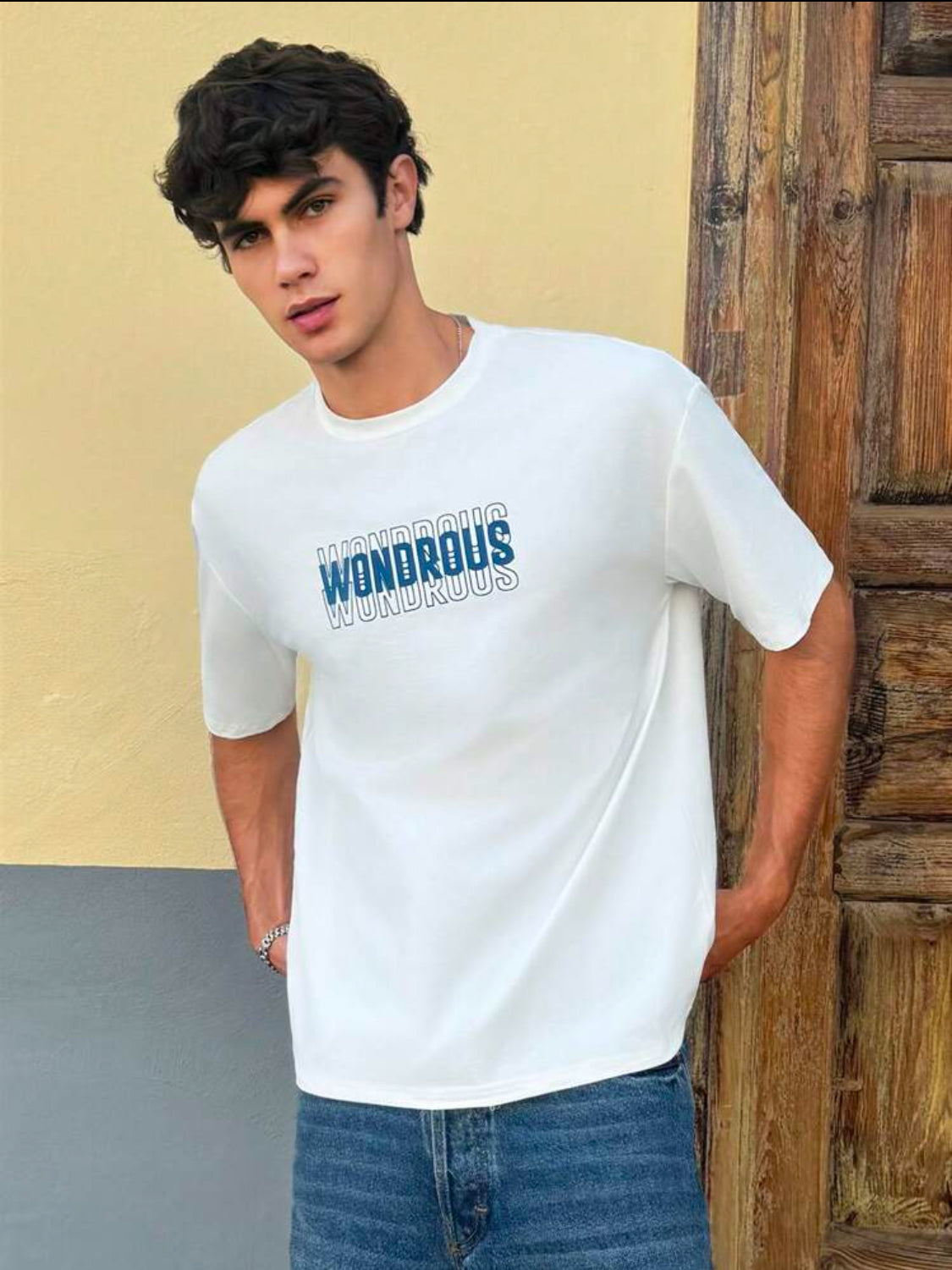 Manfinity Urbanchill Camiseta con gráfico de letra oversize para hombres