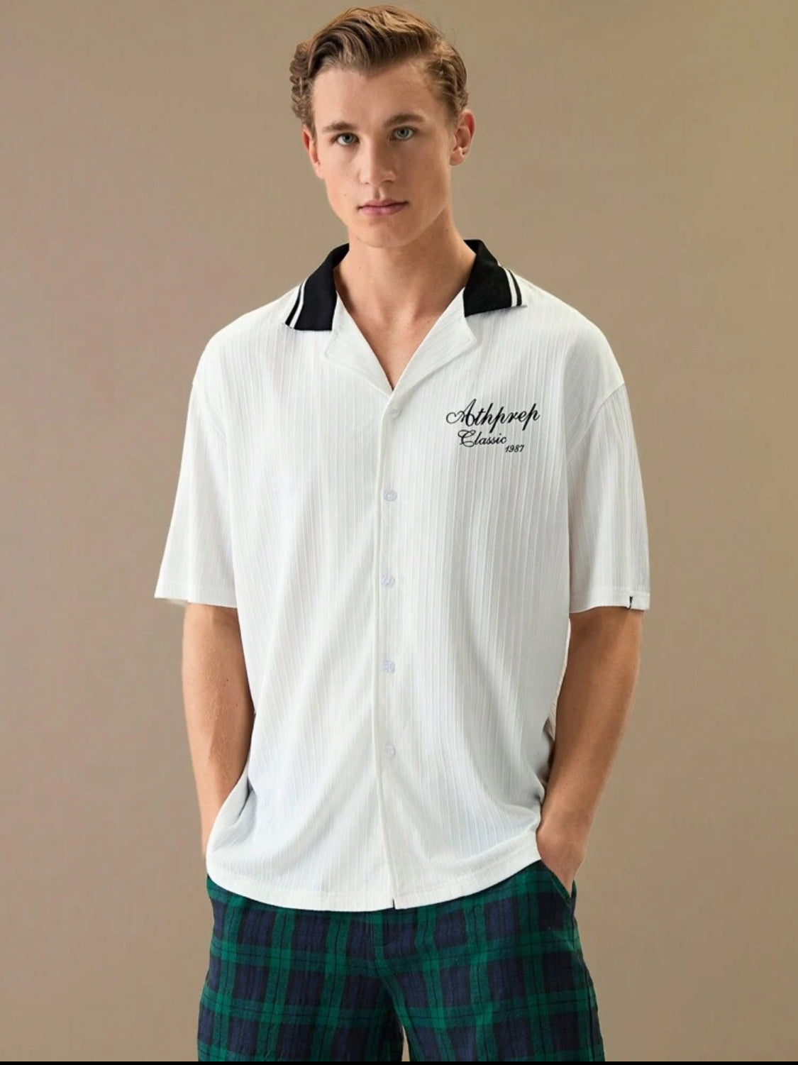 Manfinity AthPrep Camisa de manga corta y holgada para hombre con estampado en inglés con marca de agua, adecuada para el verano, vuelta al colegio