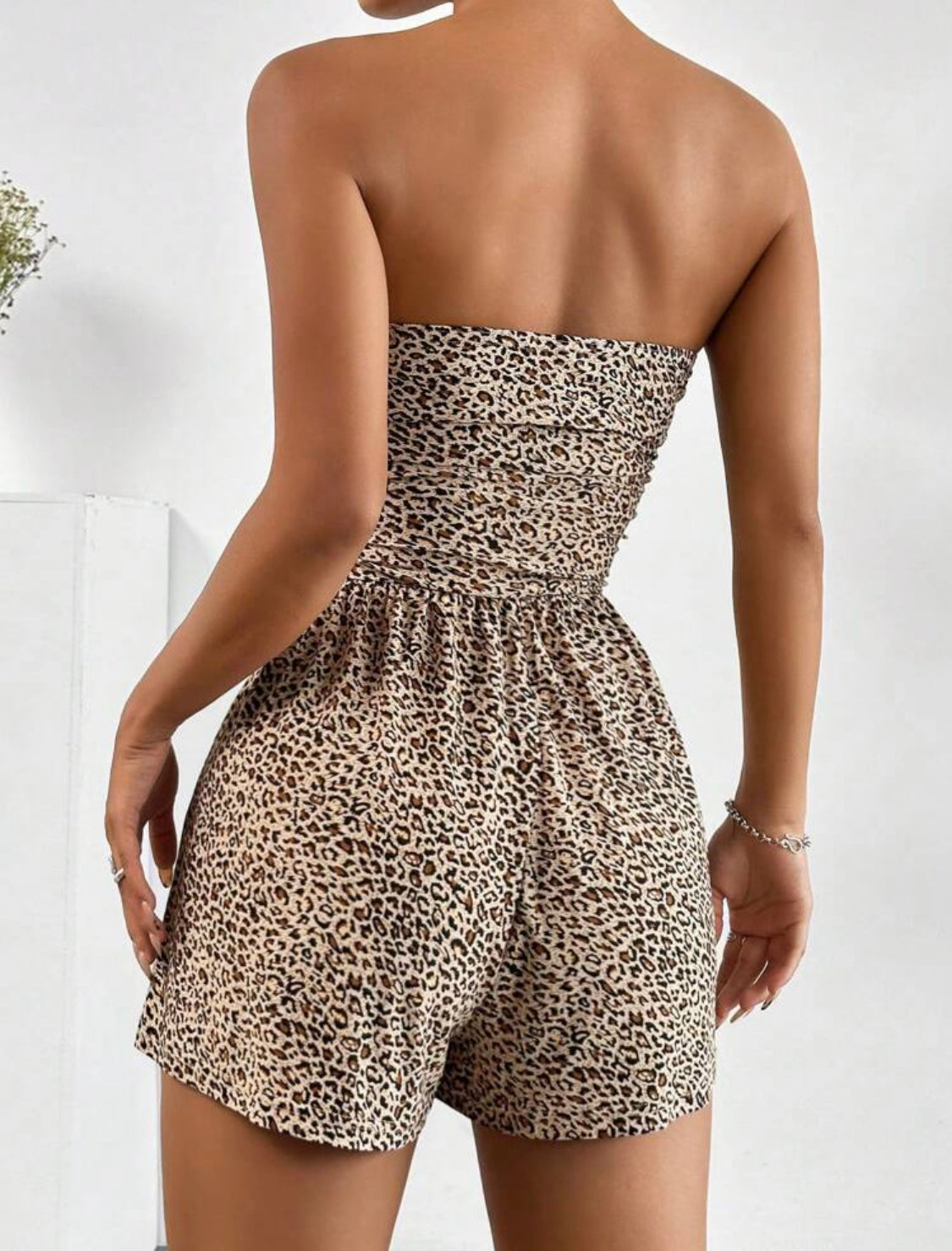 SHEIN EZwear Mono sencillo sin tirantes de estampado de leopardo para uso diario de mujer