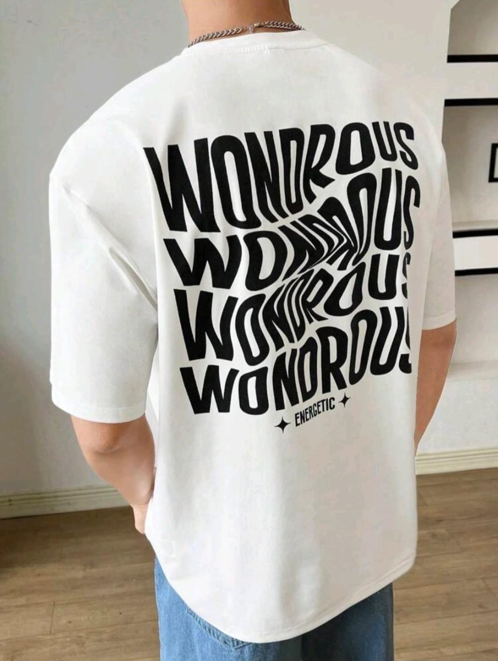 Manfinity Urbanchill Camiseta con gráfico de letra oversize para hombres