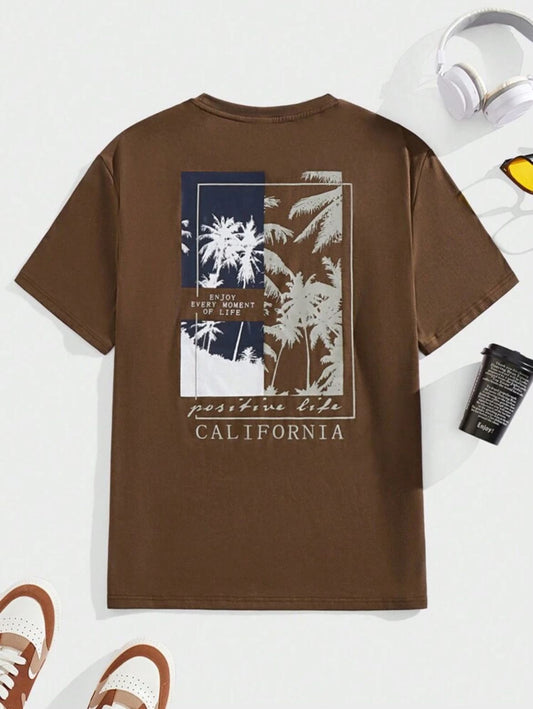 Manfinity RSRT Camiseta de punto ajustada de color café con estampado de árbol de coco y letra para hombre, informal